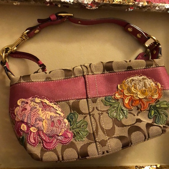 Coach Handbags - Coach purse